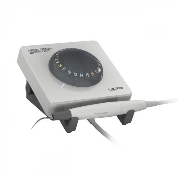 newtron_booster_kompaktnyy_ultrazvukovoy_skaler_220-650x650